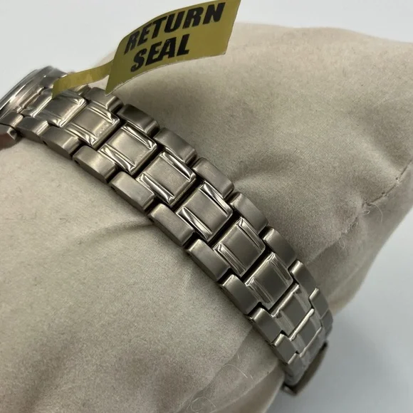 Sartego Silver Tone Titanium Quartz 50m Ladies Wrist Analog  display picture 3